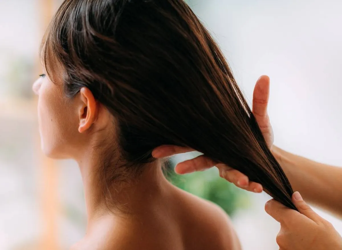 لتدليك الشعر بالزيت الساخن فوائد رهيبة