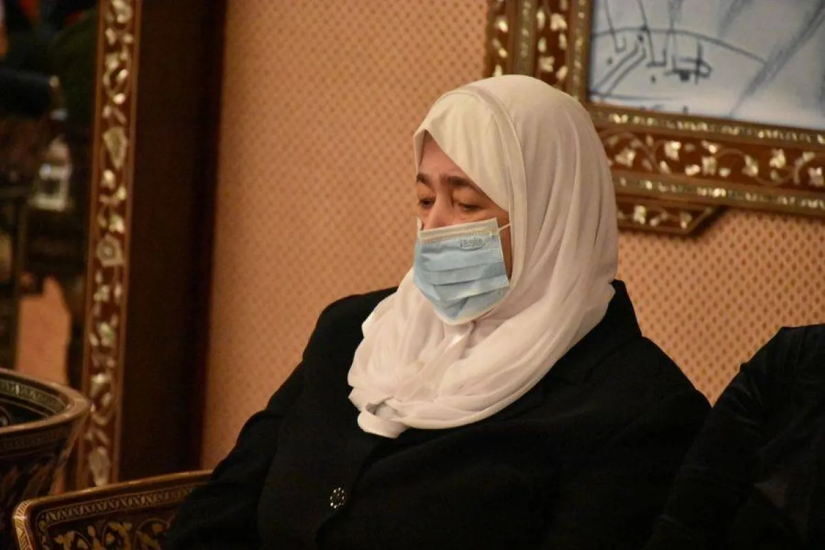 زوجة الراحل صباح فخري من العزاء - الصورة من حساب نقابة الفنانيين السوريين على فيسبوك