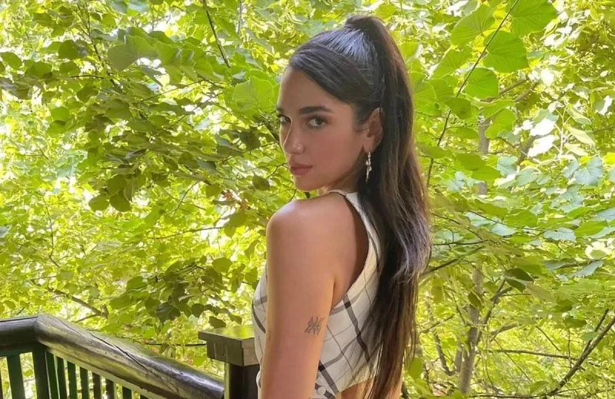 تسريحة الشعر نصف المرفوع