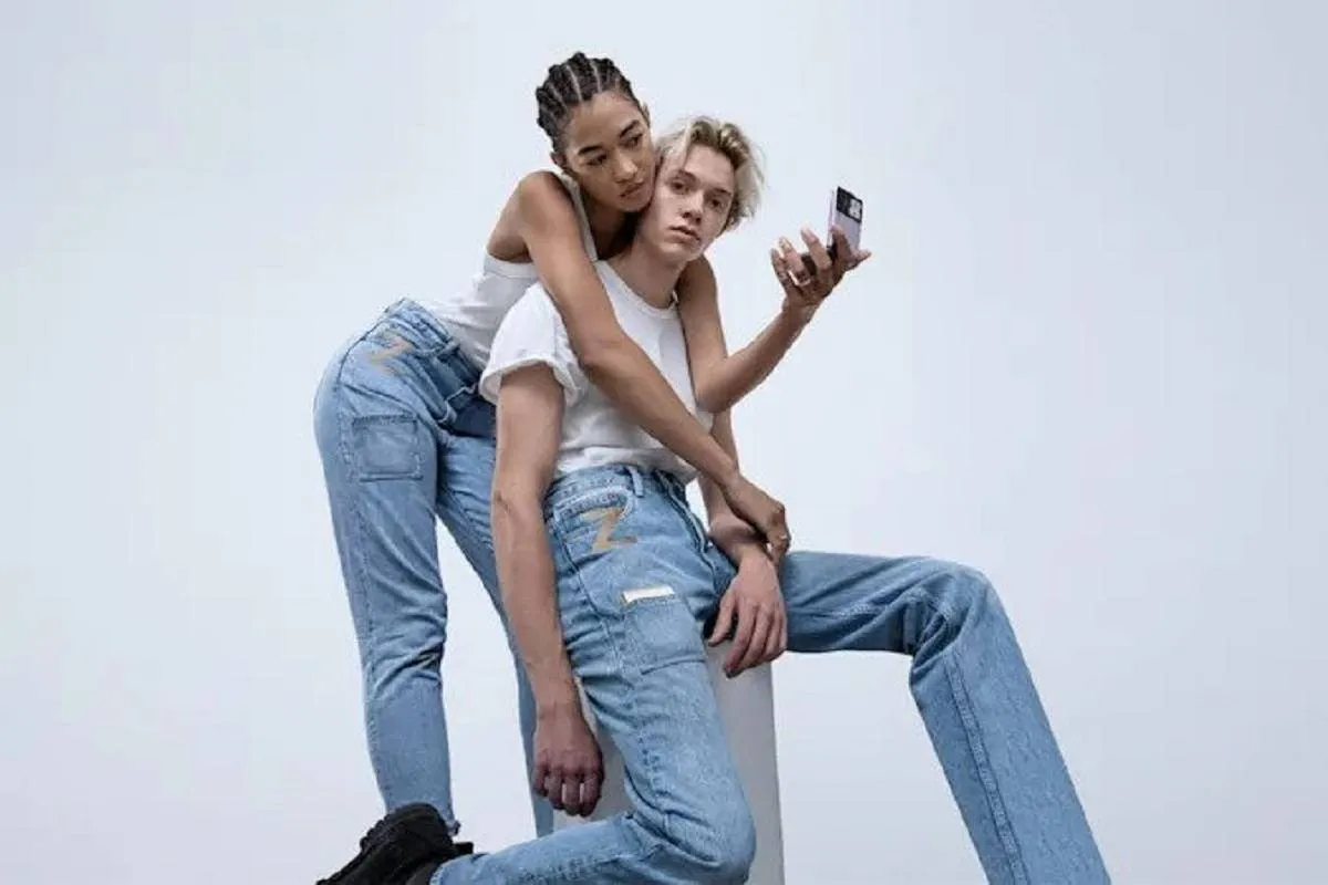 البنطال الجديد من سامسونغ مخصص للهواتف الضخمة - الصورة من engadget