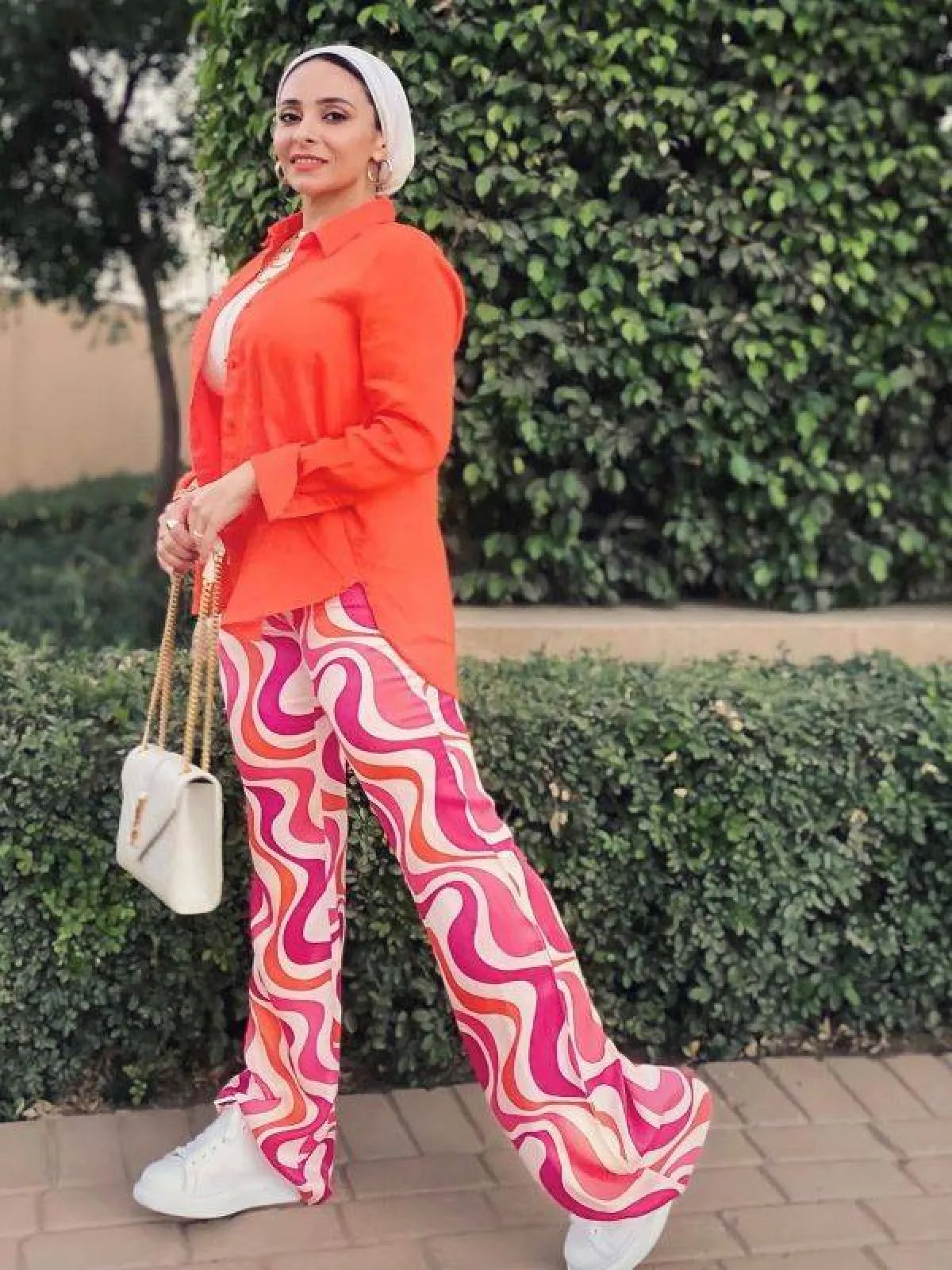 اطلالة عصرية بالوان خريف 2021