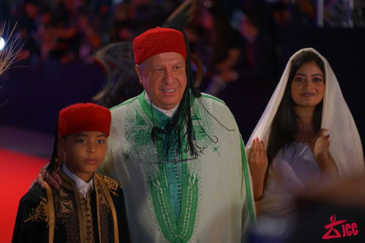 جمهور تونسي باللباس التقليدي حضروا حفل الاختتام - الصورة من موقع المهرجان