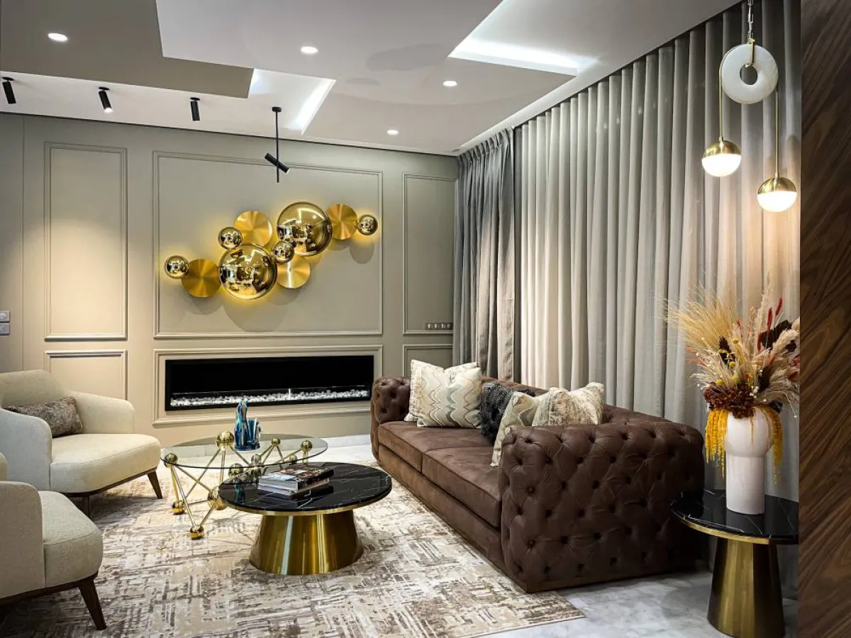 الذهبي لون مضيء  