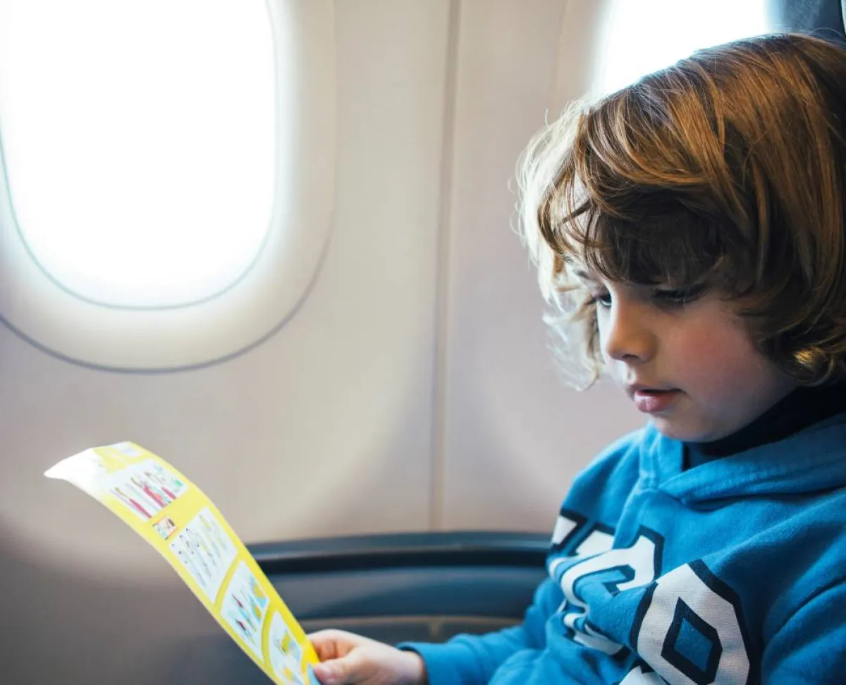يفضل اختيار شركة طيران تقدم العديد من الامتيازات للأطفال الصغار 