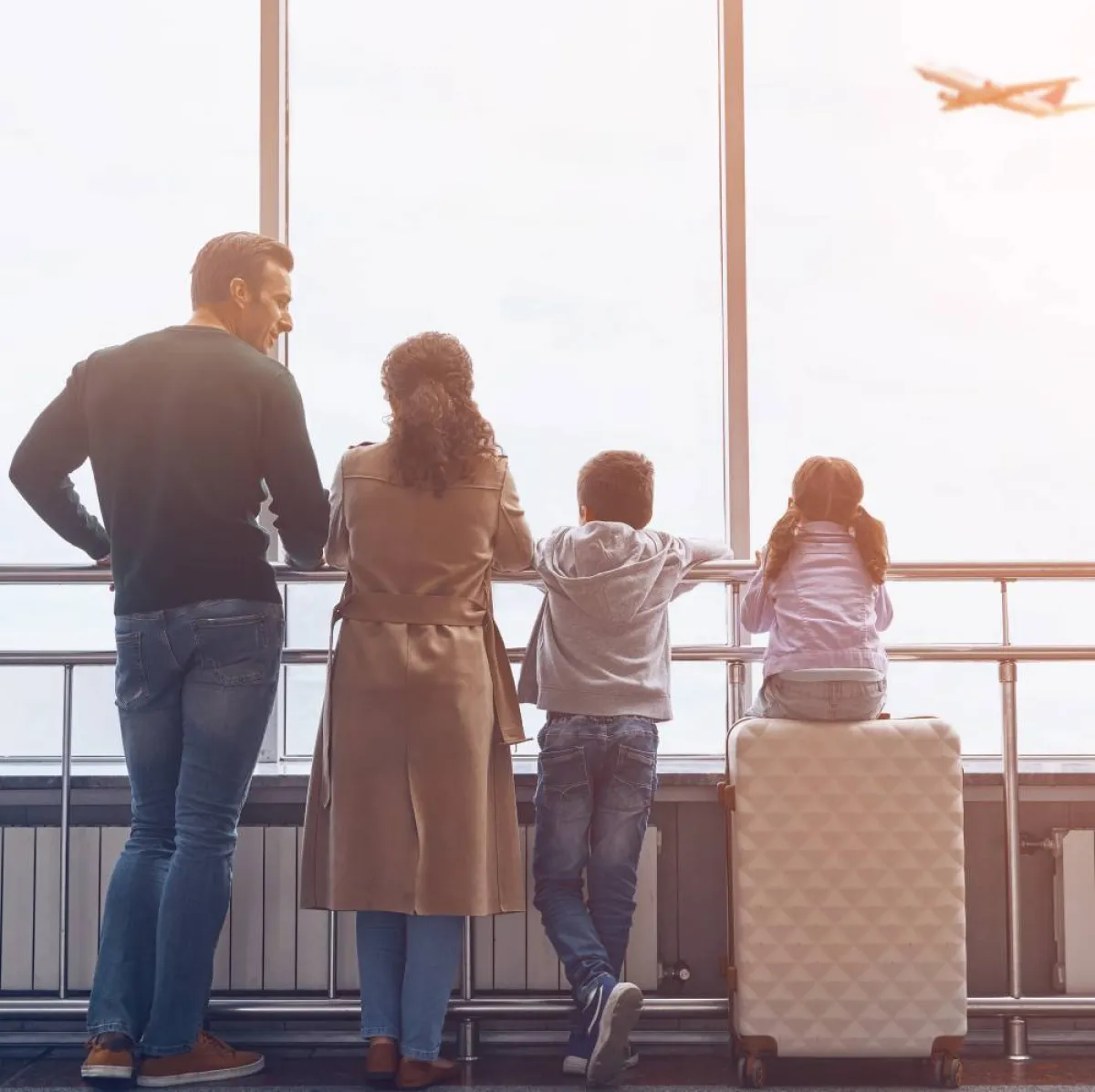 إذا كان المسافر بصحبة أطفال صغار فمن المهم الانتقال إلى البوابة فورًا