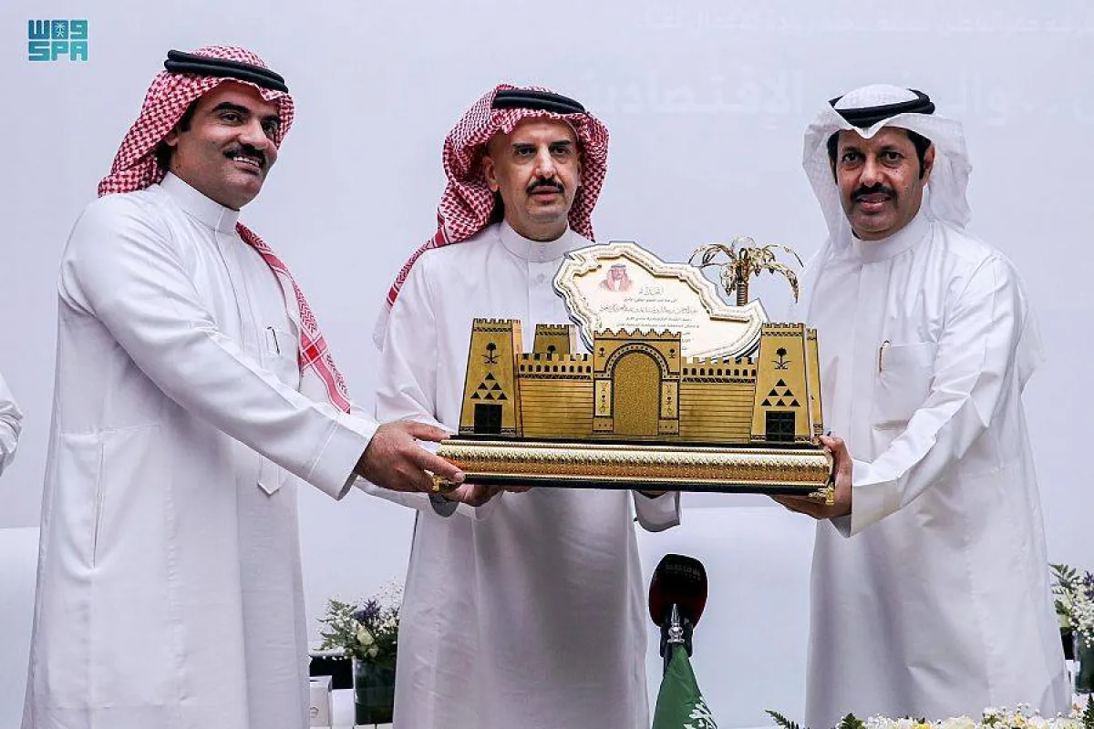 جانب من لقاء رئيس اللجنة الاقتصادية لنادي الإبل مع المستثمرين - الصورة من واس