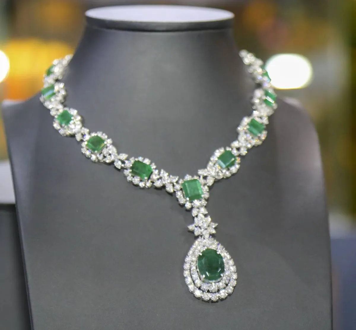 معرض المجوهرات 