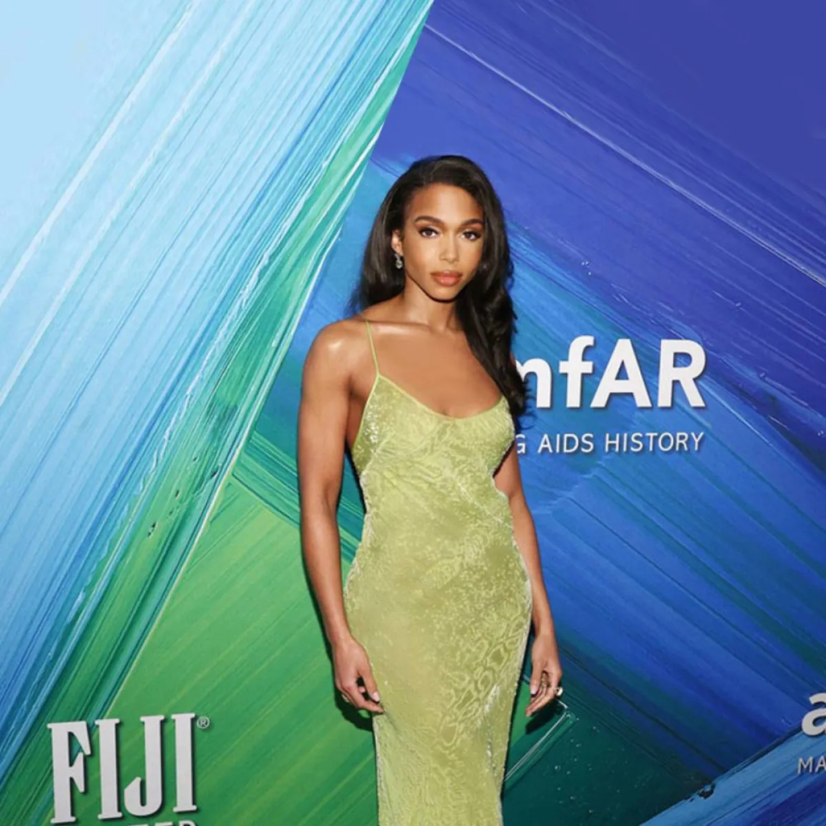 النجمة توري هارفي