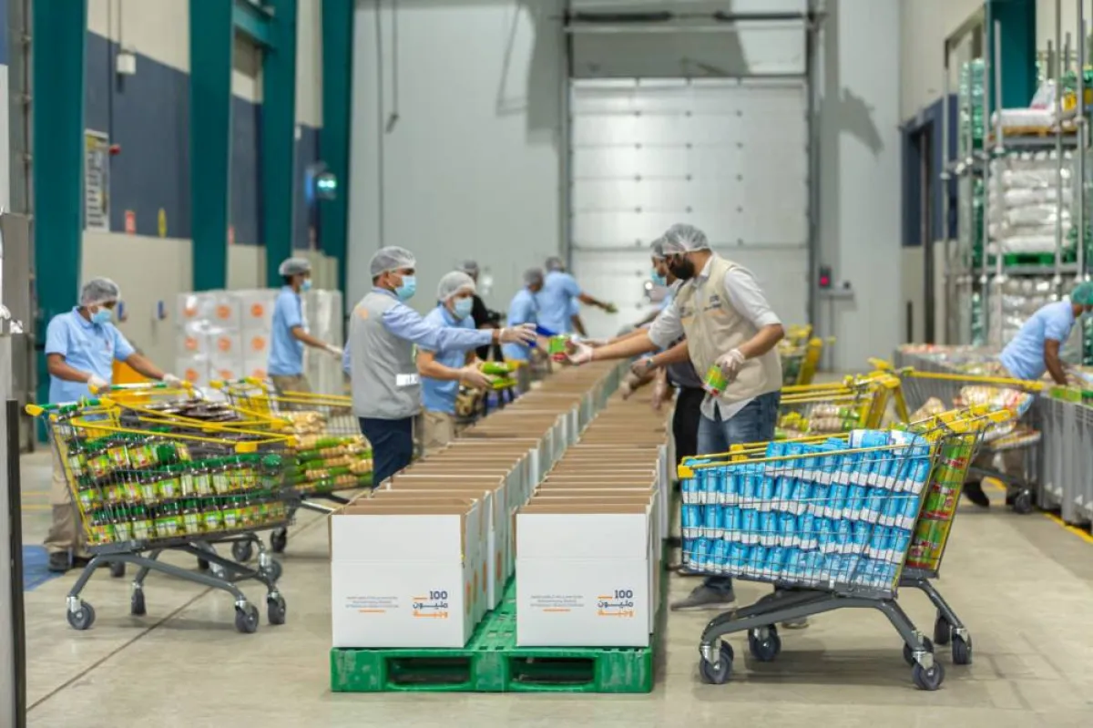 حملة 100 مليون وجبة - الصورة من وام