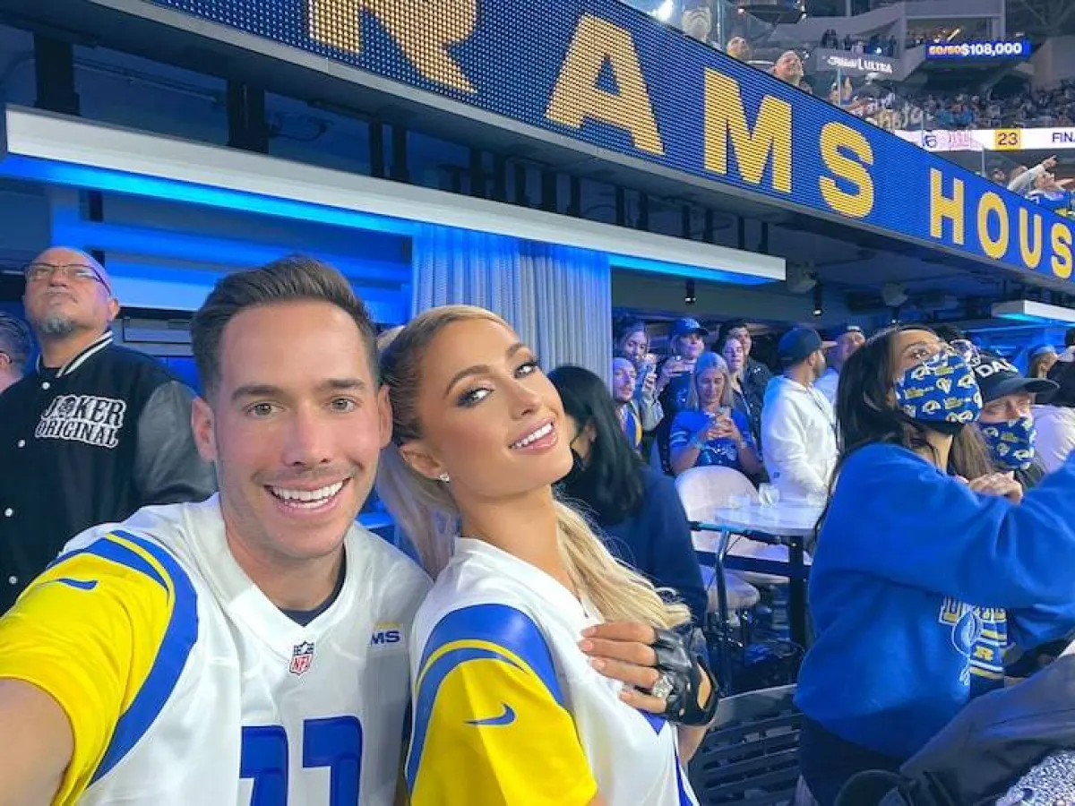 باريس هيلتون وخطيبها كارتر ريوم- الصورة من حساب النجمة على إنستغرام