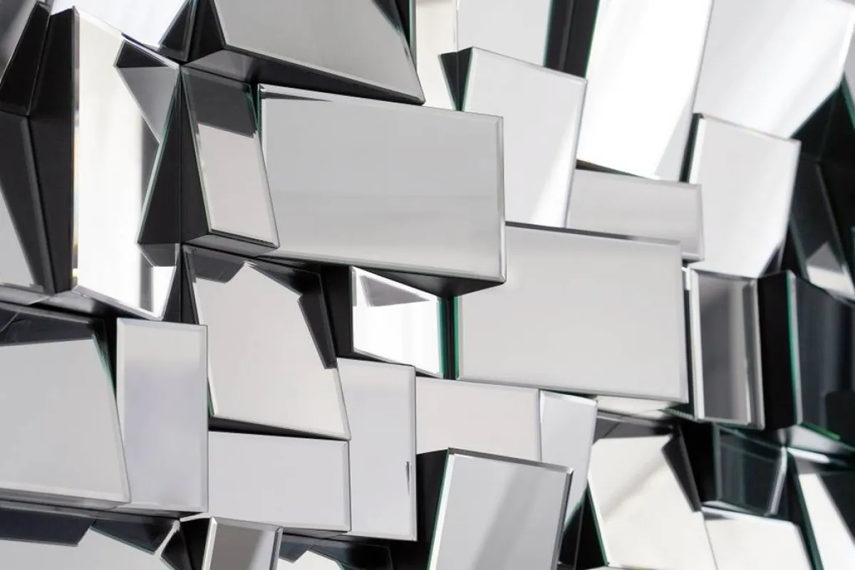 المرايا تحلّ في معظم أعمال الديكور العصري