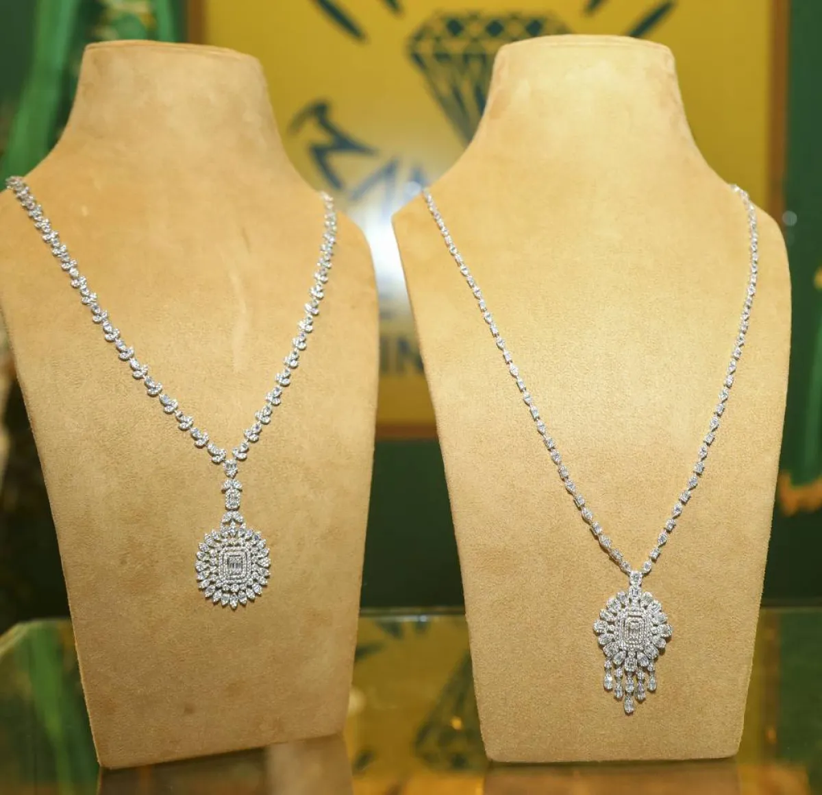 سلاسل طويلة 