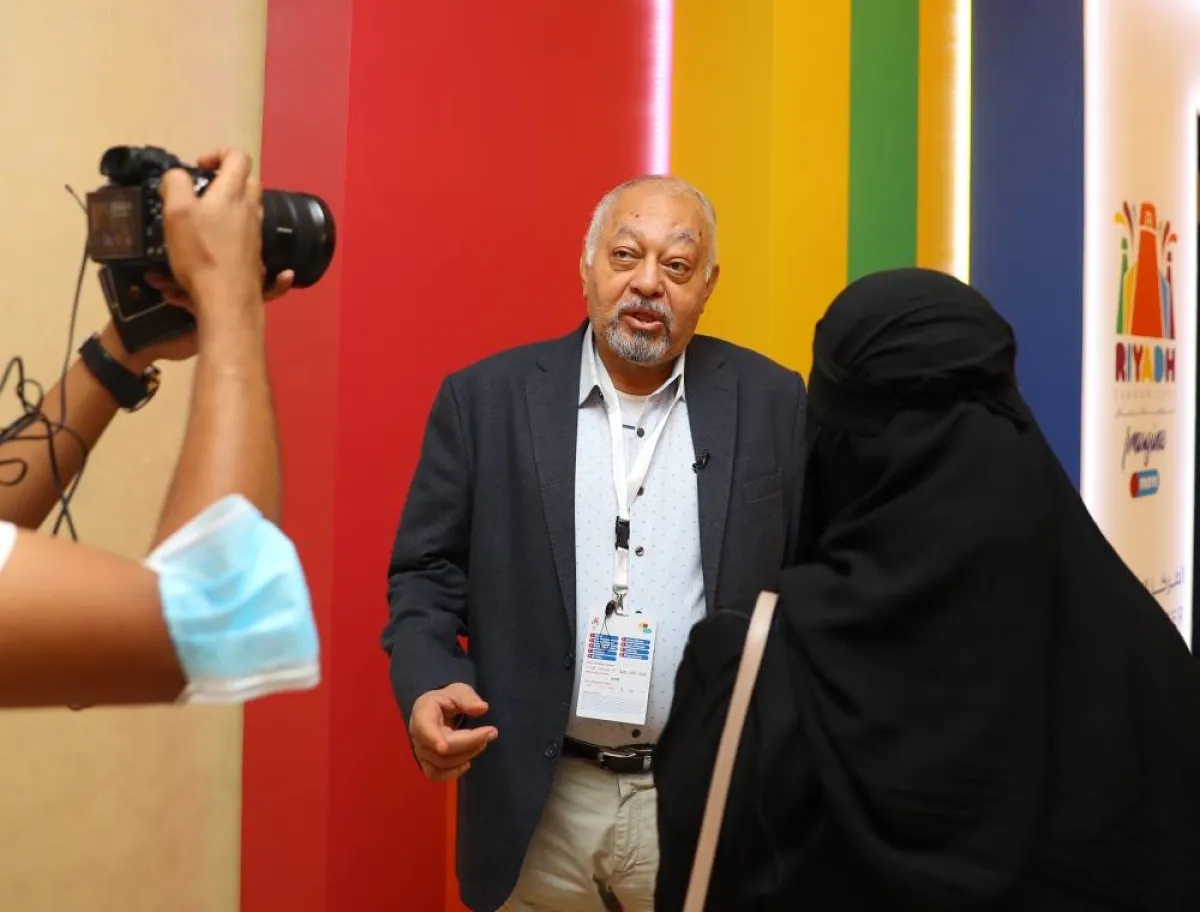   الفنان سامي مغاوري أثناء الحديث لـ سيدتي