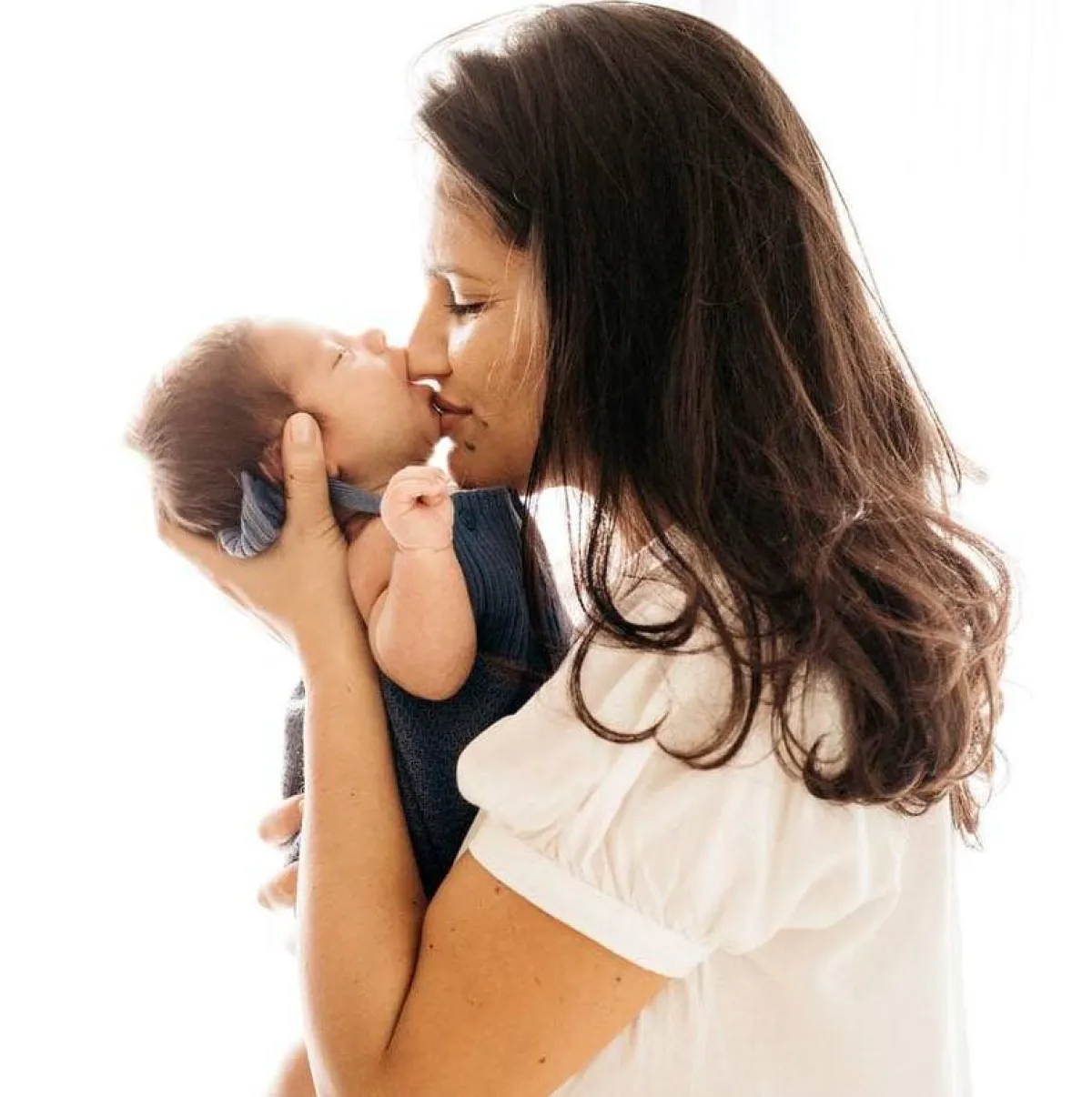 صورة لرضيع يتألم من الحرارة المرتفعة