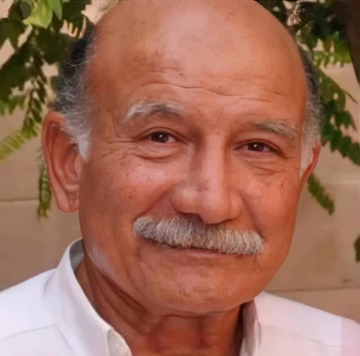 أحمد خليل - الصورة من حساب يسرا على الفيس بوك