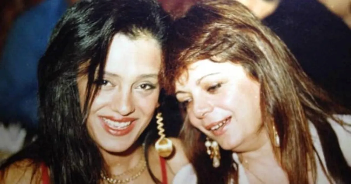 نادية شكري برفقة ابنتها رشا سامي العدل - الصورة من حساب رشا سامي العدل على الفيس بوك