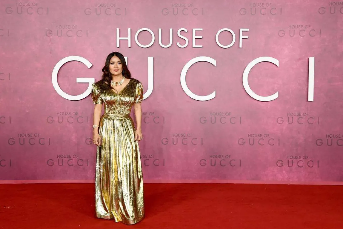 سلمى حايك بطقم ألماس ساحر من مجوهرات غوتشي-الصورة من صفحة House Of Gucci الرسمية على انستغرام
