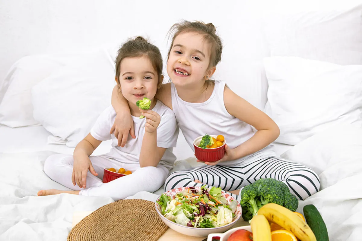 كيف تجعلين ابنك يتناول الطعام الصحي؟