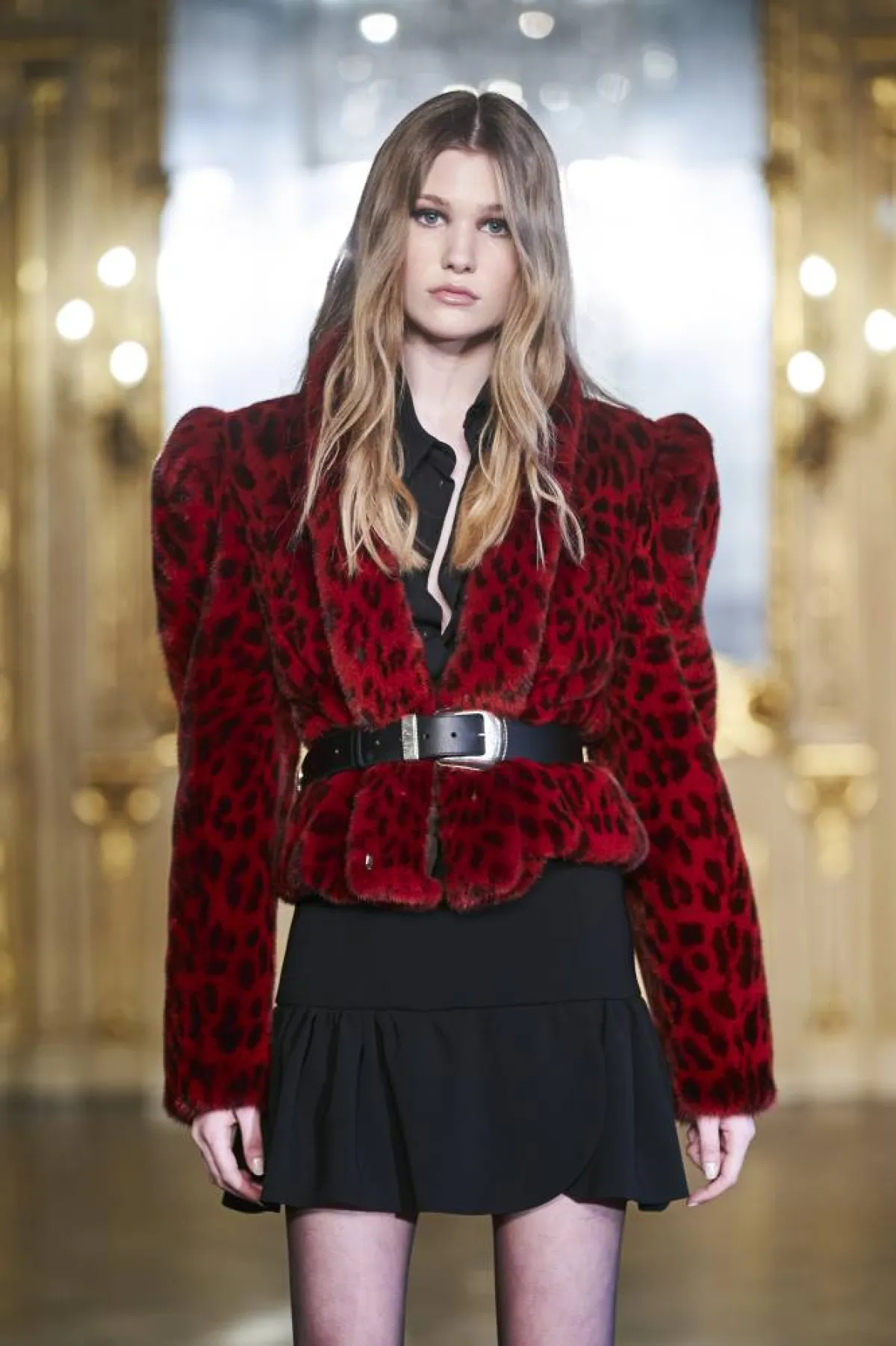 طرق تنسيق الجاكيت الفرو