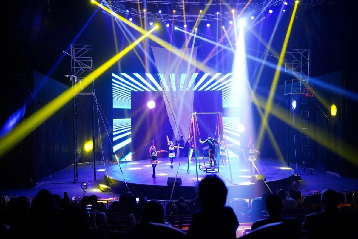 خيمة السيرك إحدى الفعاليات المتنوعة التي تحويها منطقة "الرياض ونتروندرلاند"