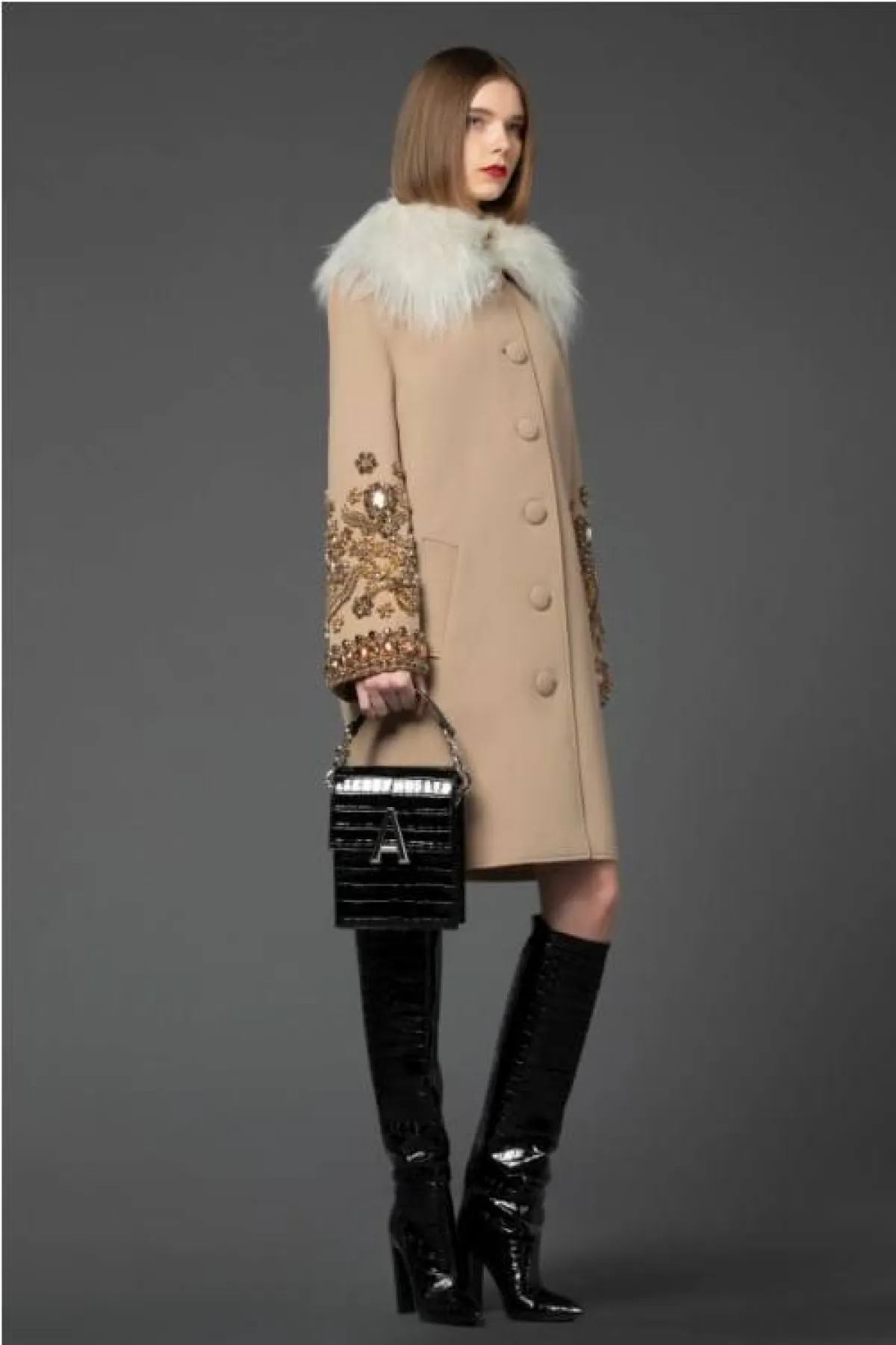 جزمة بكعب عالي عريض من اندرو جي إن Andrew GN