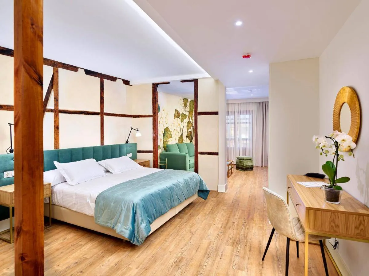 بوتيك أدولفو