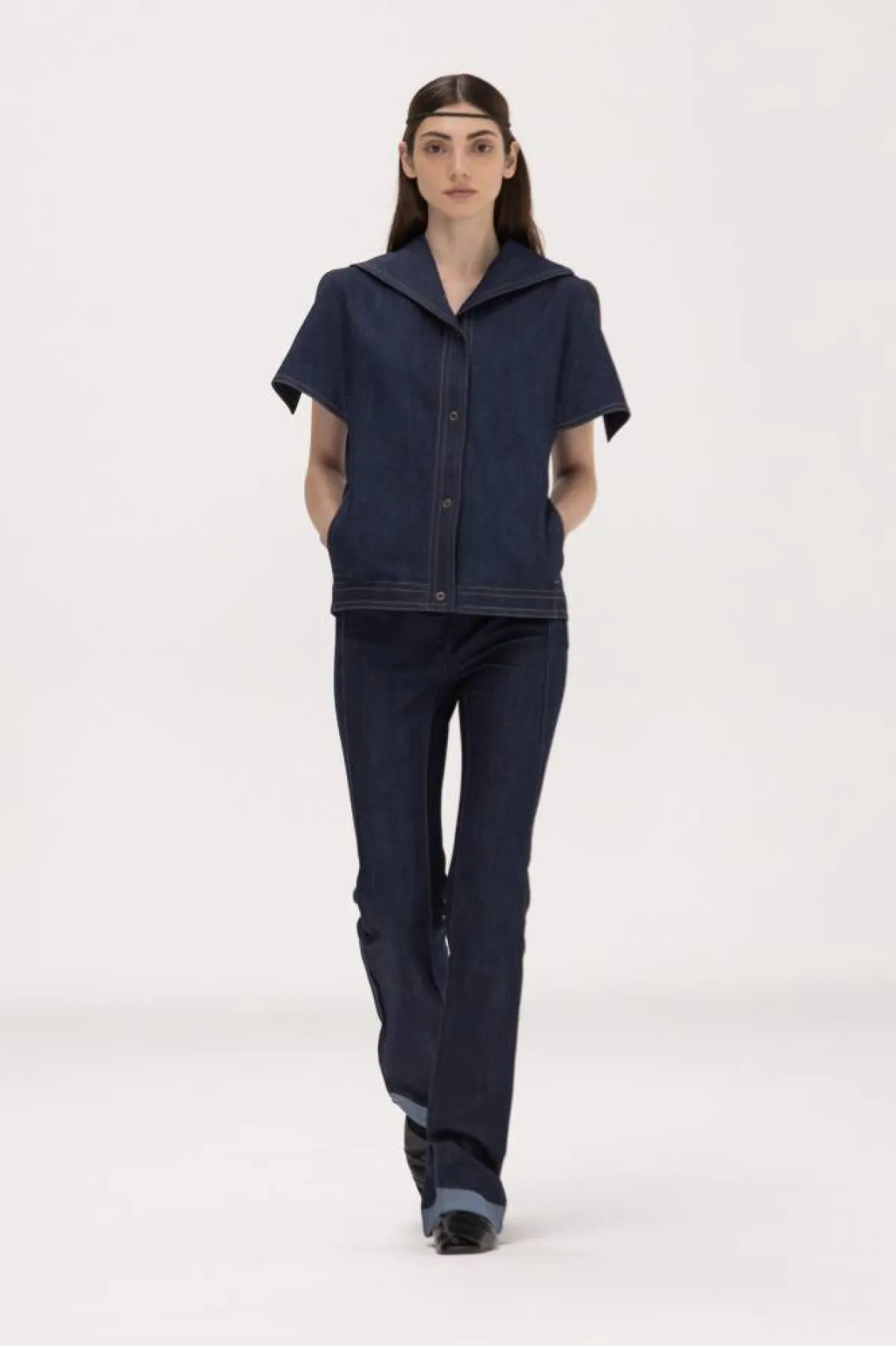 الدنيم لإطلالة عصرية