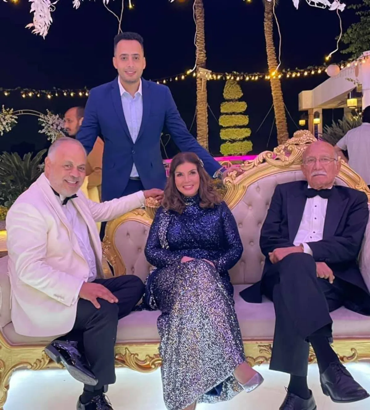 أحمد خليل وميرفت أمين ونجوم مسلسل حكايتي مع الزمان - الصورة من حساب الشركة المنتجة على الفيسبوك