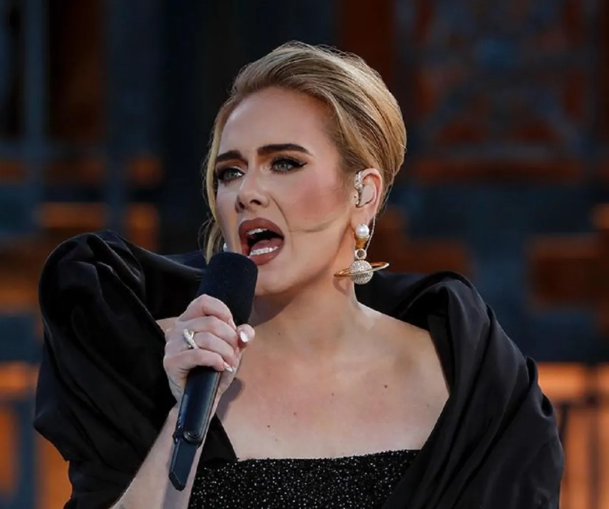 الصورة من صفحة علامة schiaparelli على انستغرام