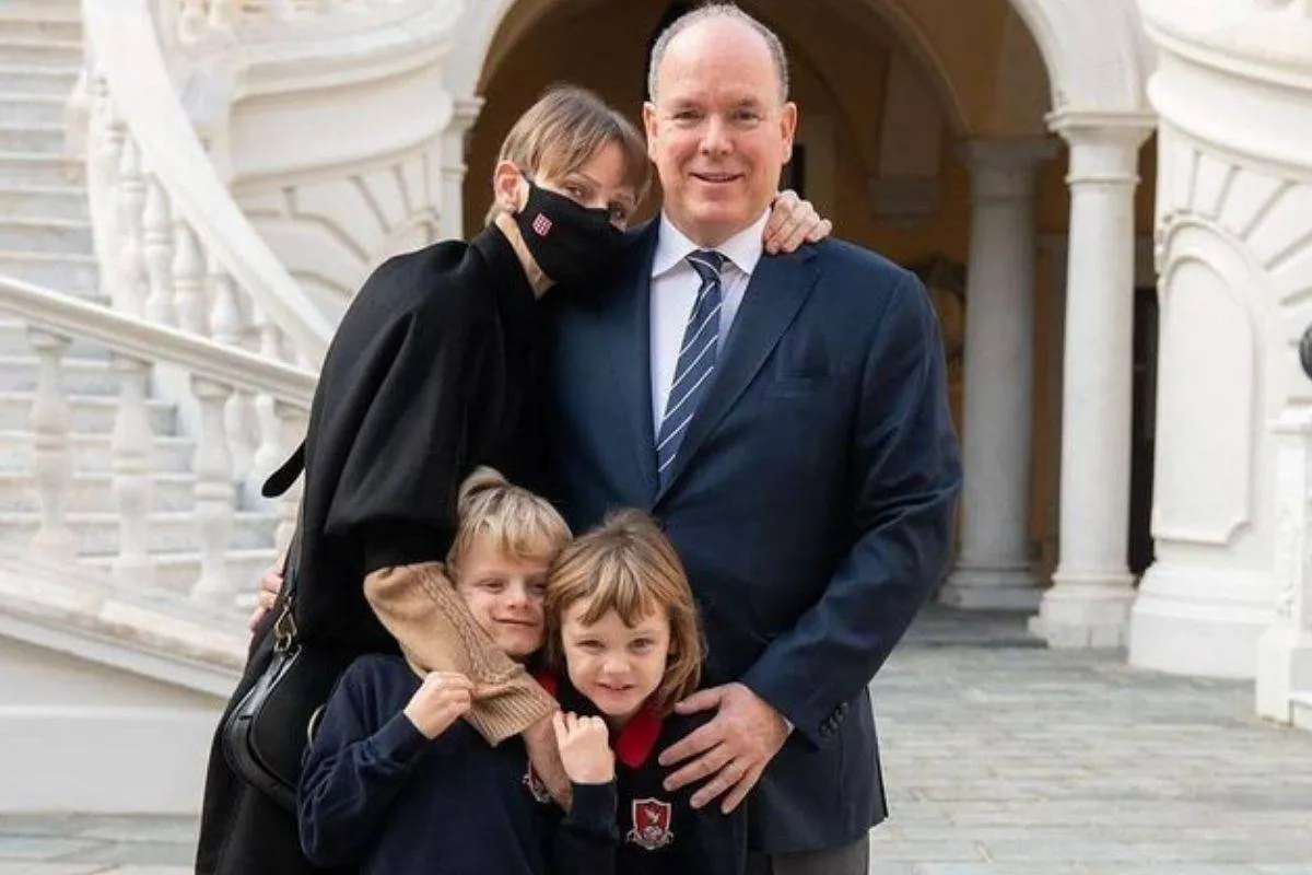 الأميرة شارلين مع زوجها الأمير ألبرت وتوأمهما جاك وغابرييلا- الصورة من حساب Europe Royals على إنستغرام