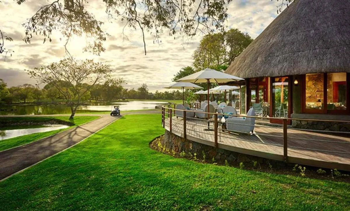 كونستانس بيل مار بلاج