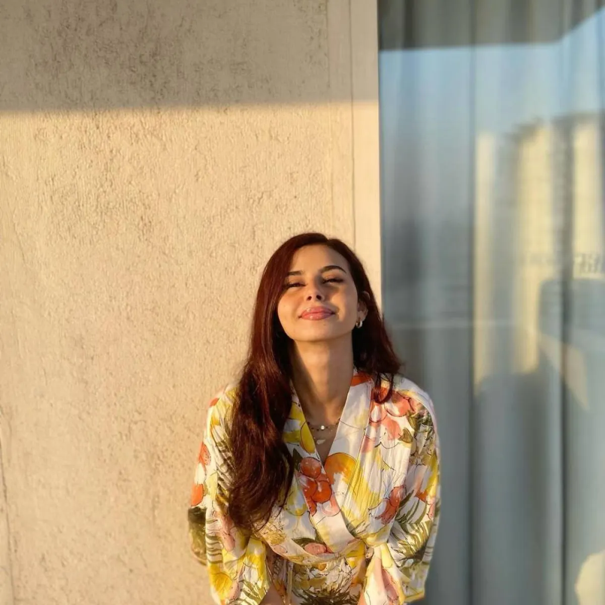 منة عرفة ترفض اللمس - الصورة من حسابها على انستغرام