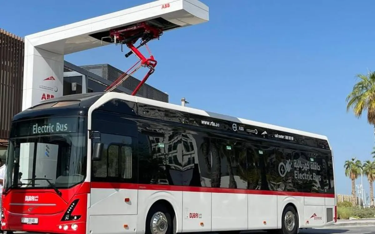 إحدى الحافلات الكهربائيةإحدى الحافلات الكهربائية