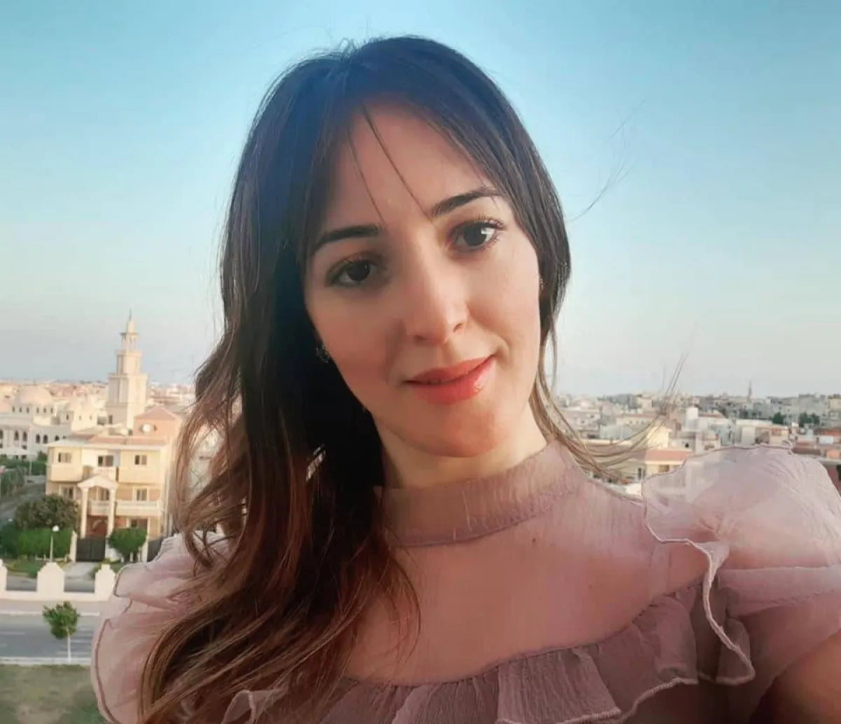 سناء يوسف الصورة من حسابها على الفايس بوك