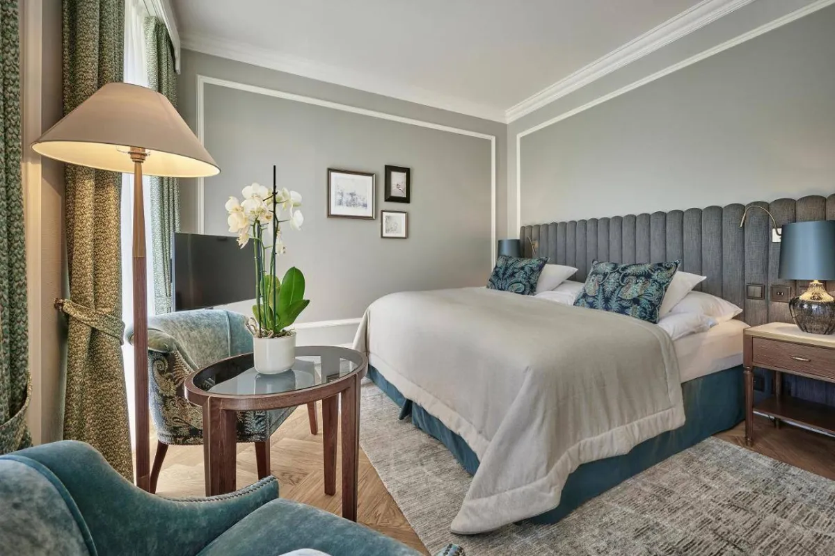 أفضل 3 فنادق فخمة في منطقة بحيرة ثون السويسرية