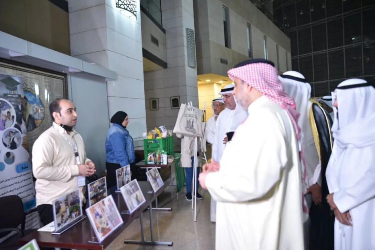 حسين أل سلطان يستعرض مبادرتهم  خلال فعاليات الحفل