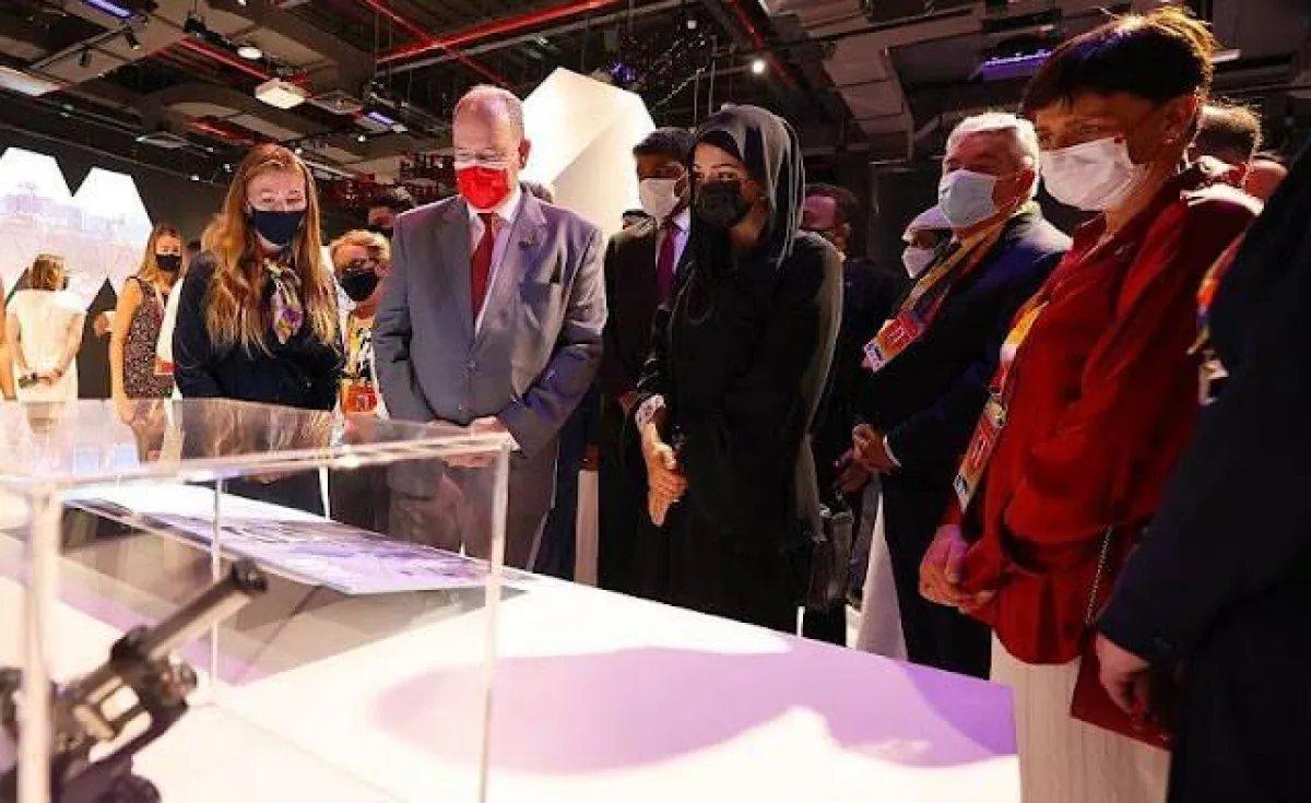 الأمير ألبرت داخل المعرض- الصورة من موقع New my Royals