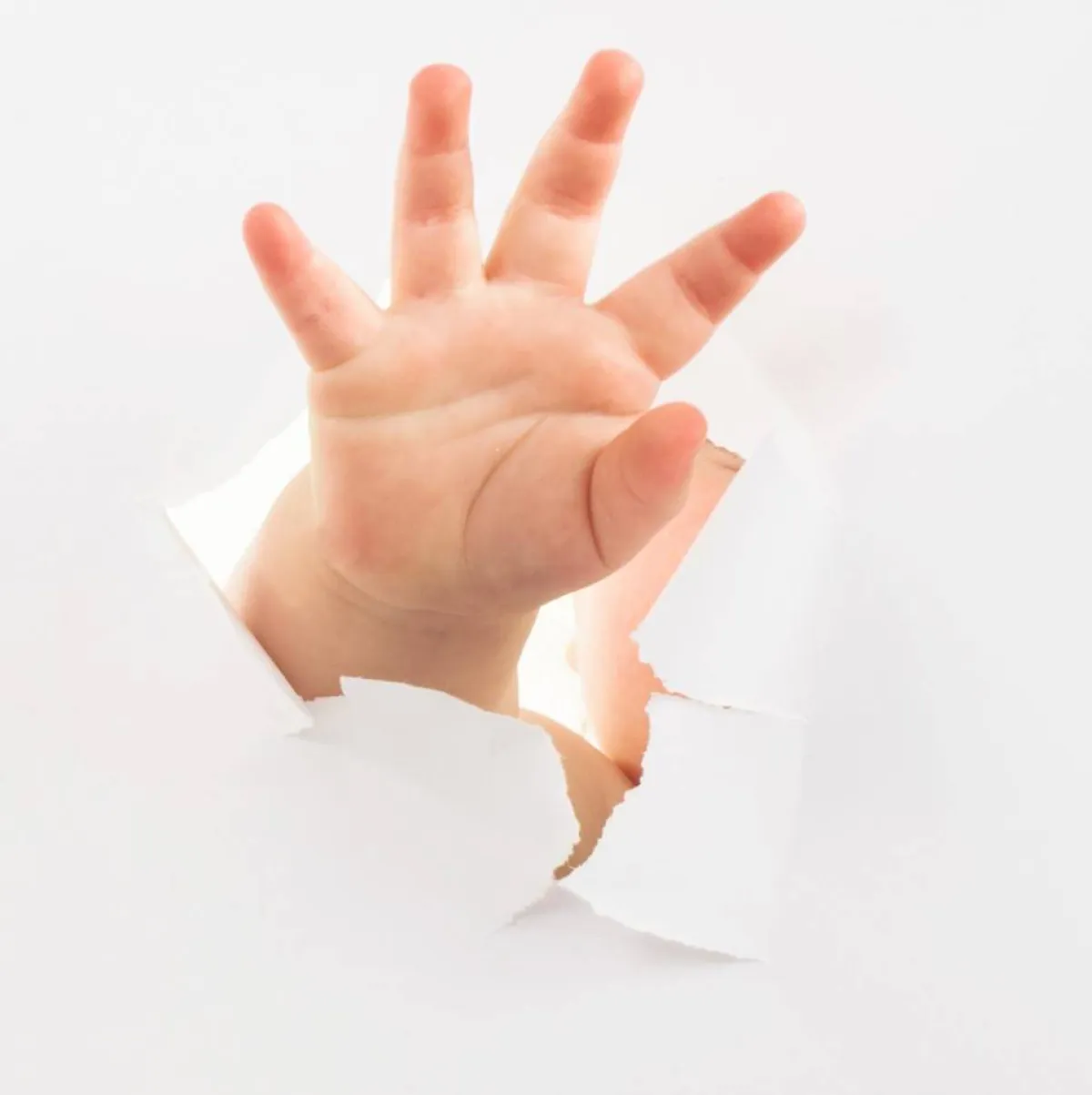 صورة تعبيرية عن ولادة الطفلة