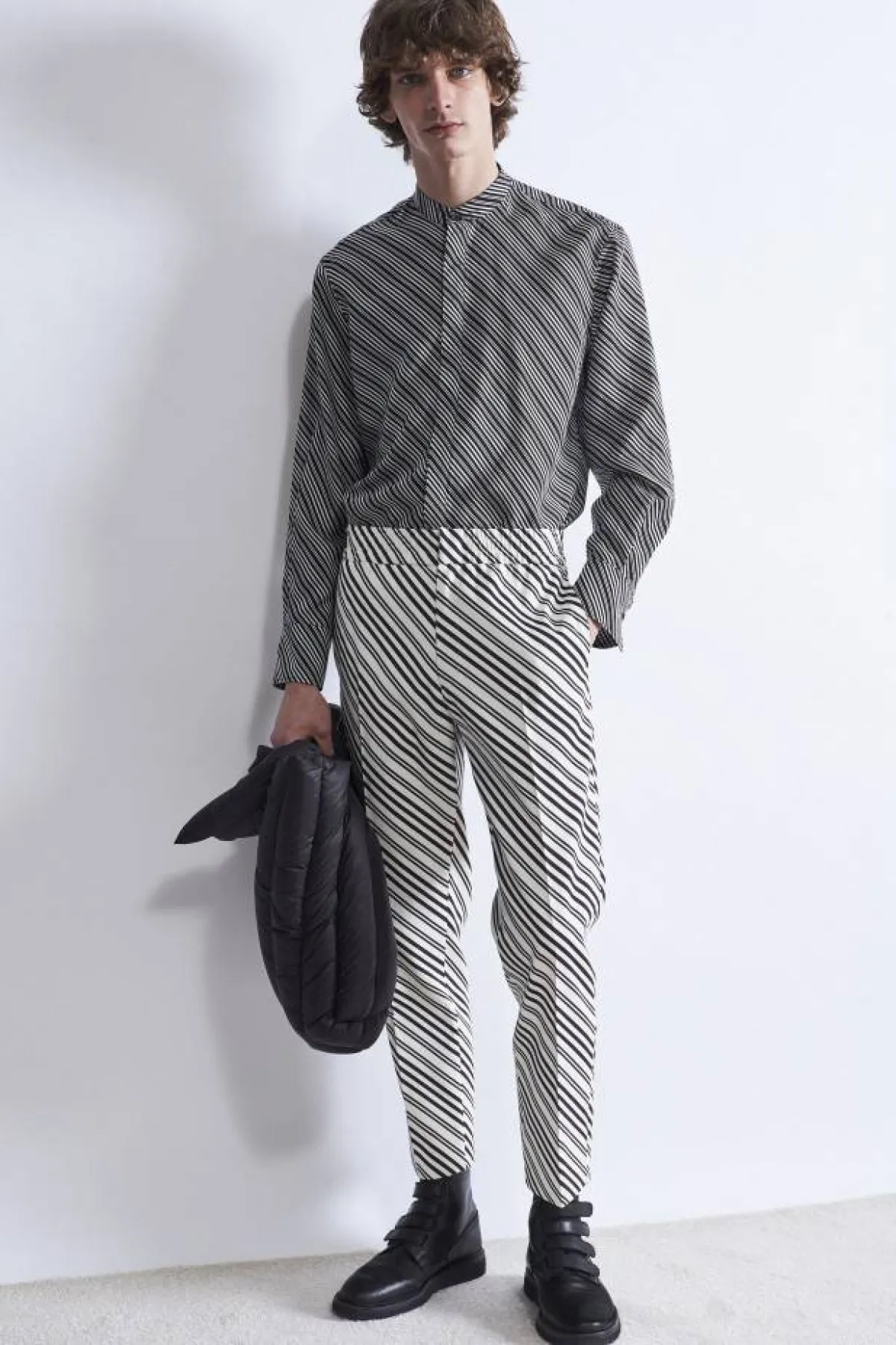 قميص رسمي مزيّن بخطوط رفيعة من كريستيان وجنانتز Christian  Wijnants