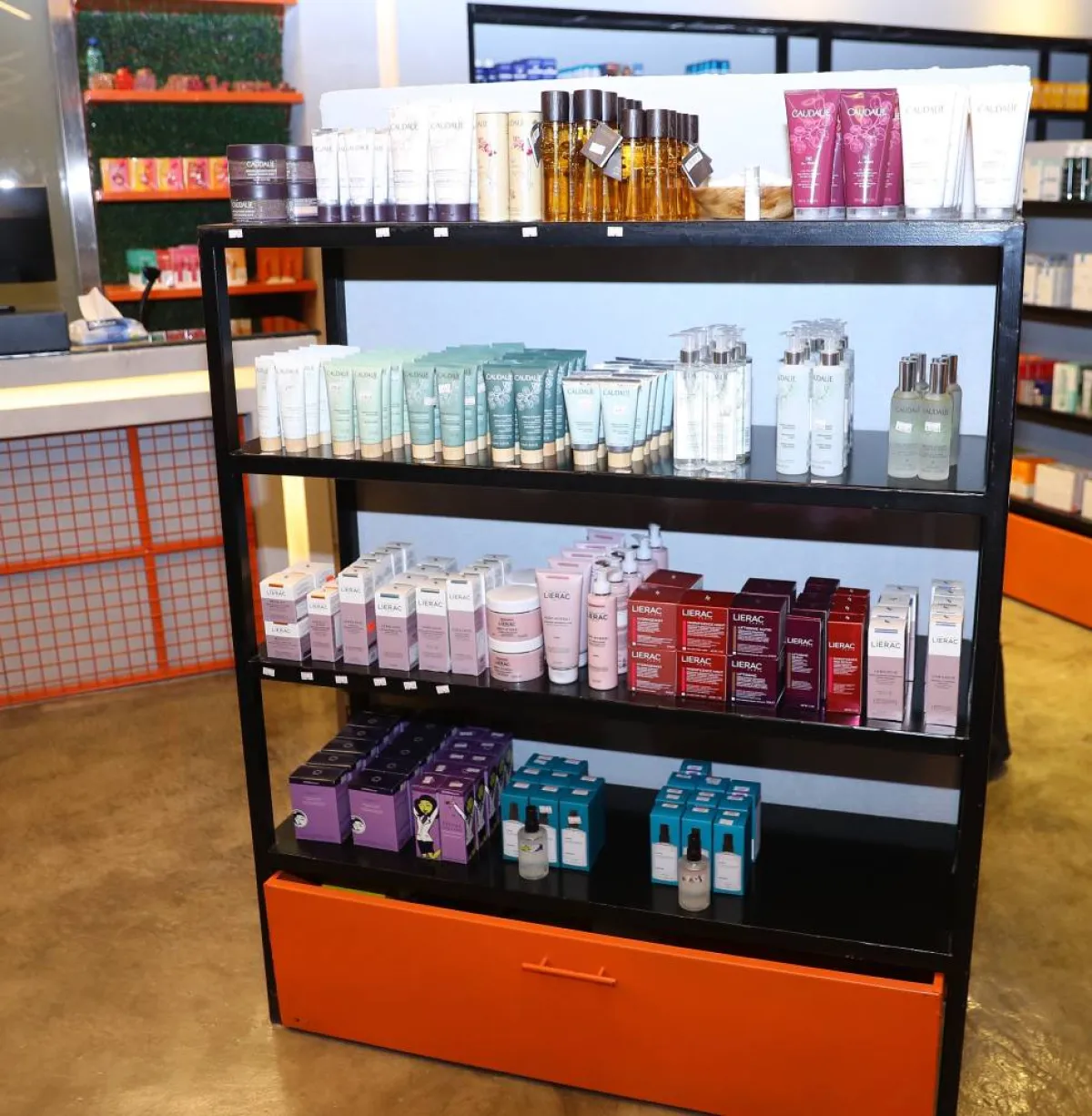 جانب من متجر شلفز