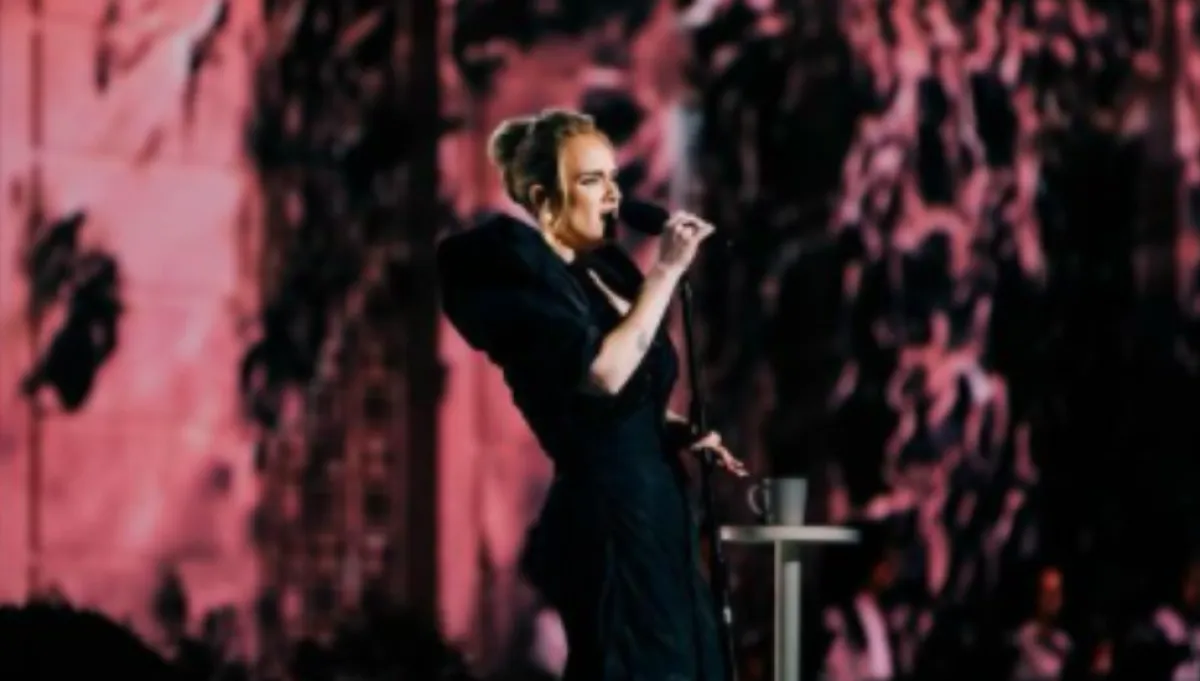 أديل - الصورة من حساب النجمة على انستغرام