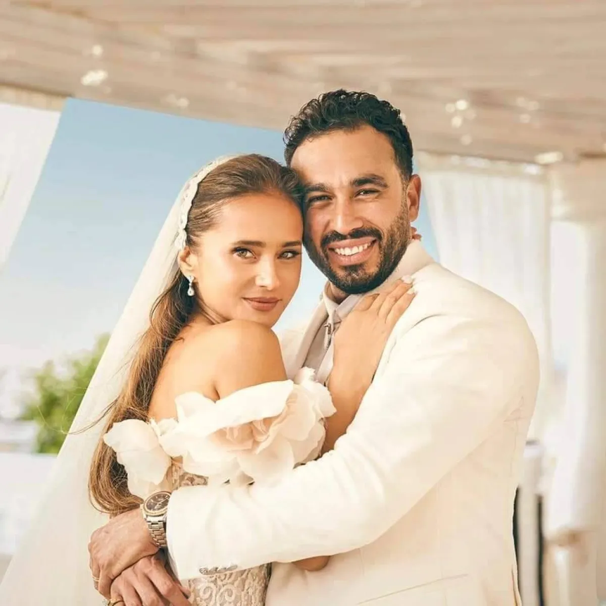 نيللي كريم وزوجها هشام عاشور - الصورة من حسابها على الفيس بوك