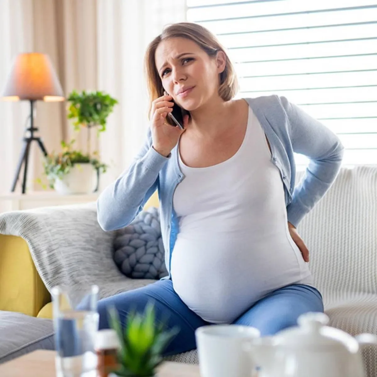 صورة لحامل تتألم