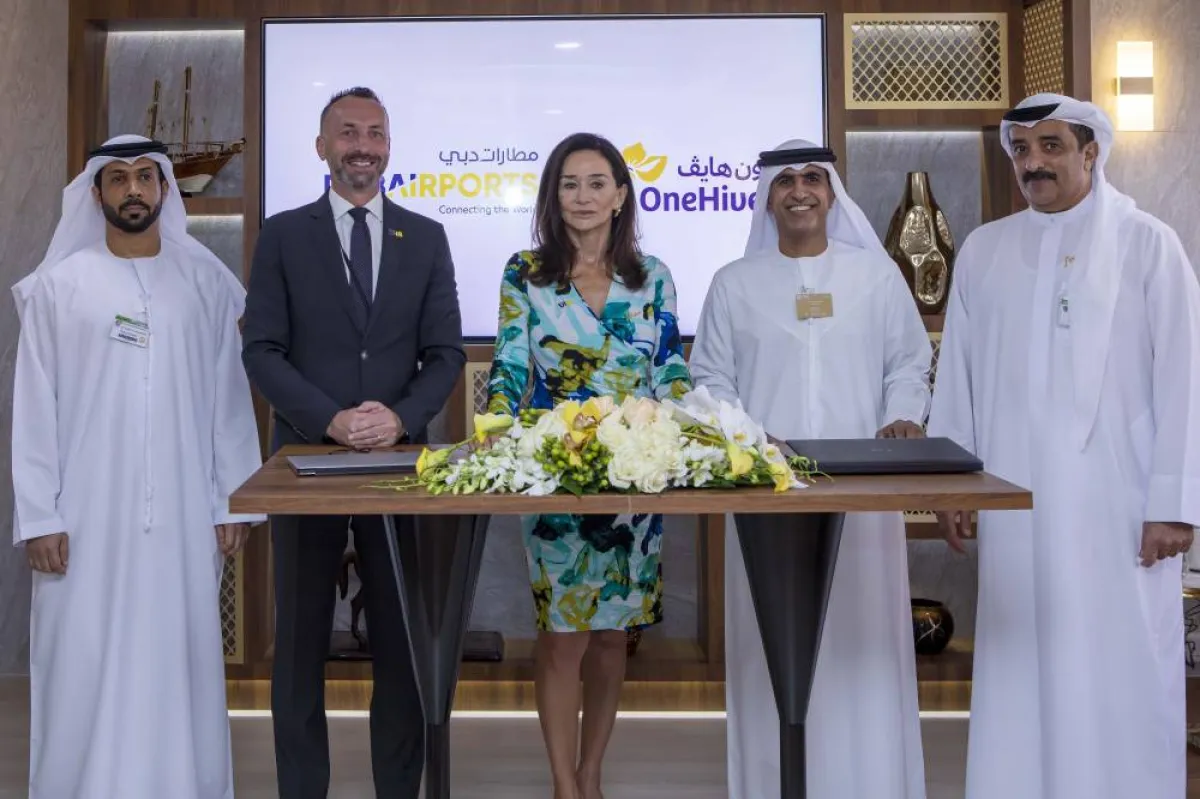 اتفاقية تعاون بين مطارات دبي وOneHive - الصورة من الحساب الرسمي للمكتب الإعلامي لحكومة دبي على تويتر