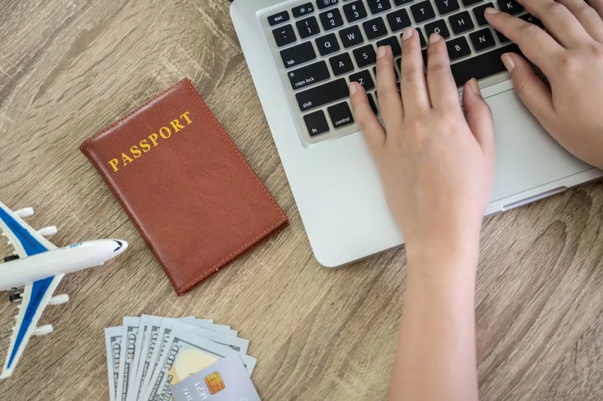 كيف توفر في سعر تذكرة السفر؟