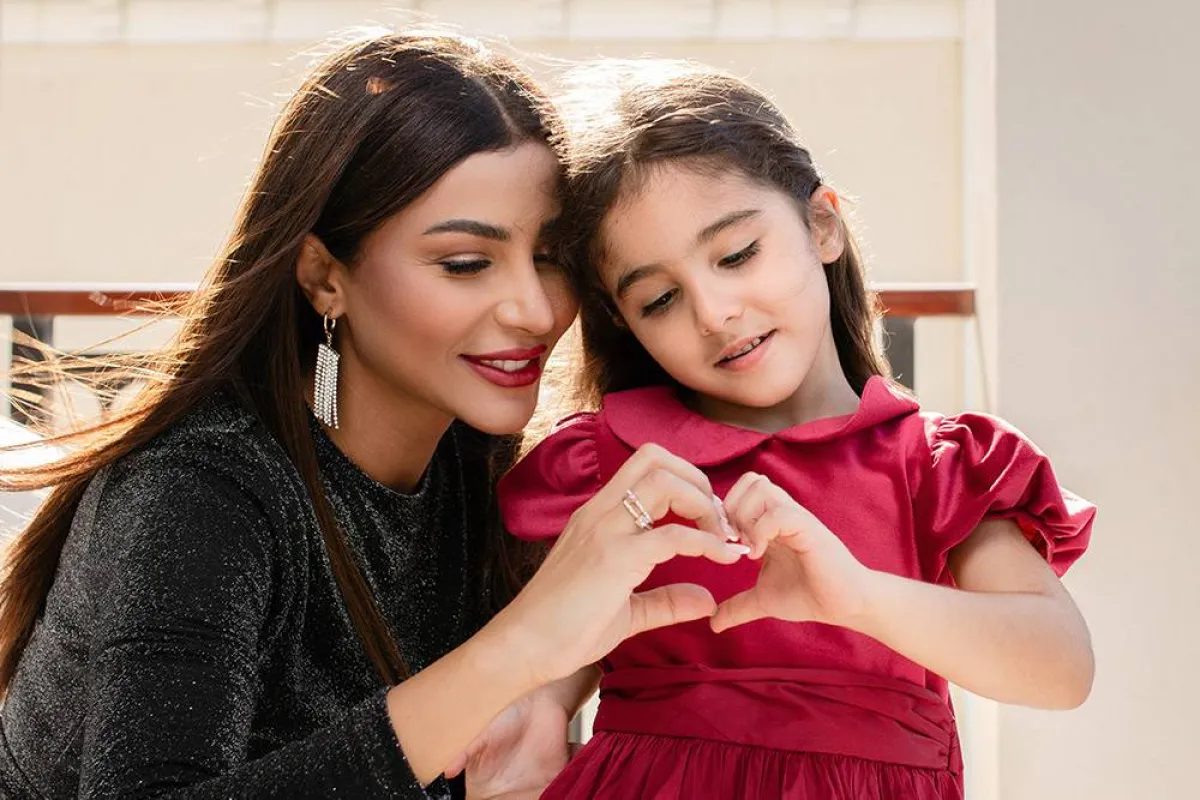 مهيرة عبد العزيز وابنتها