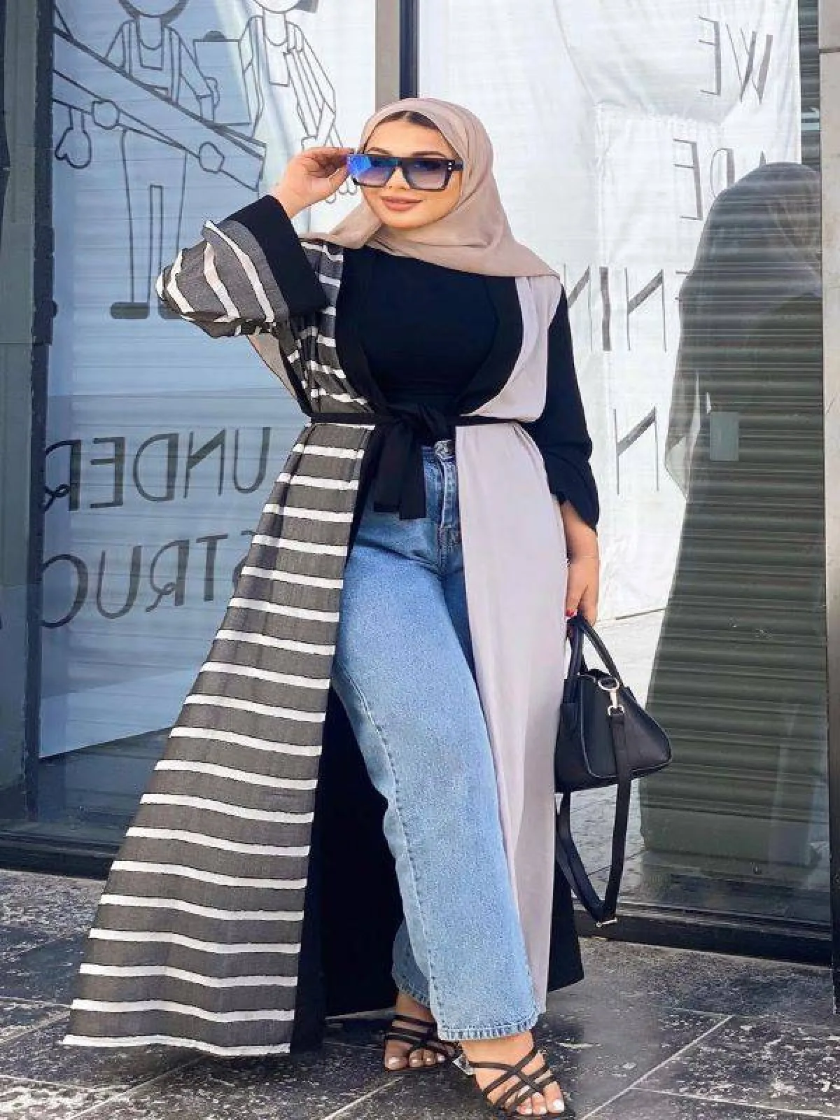 عباية مخططة من حنان الحكيم