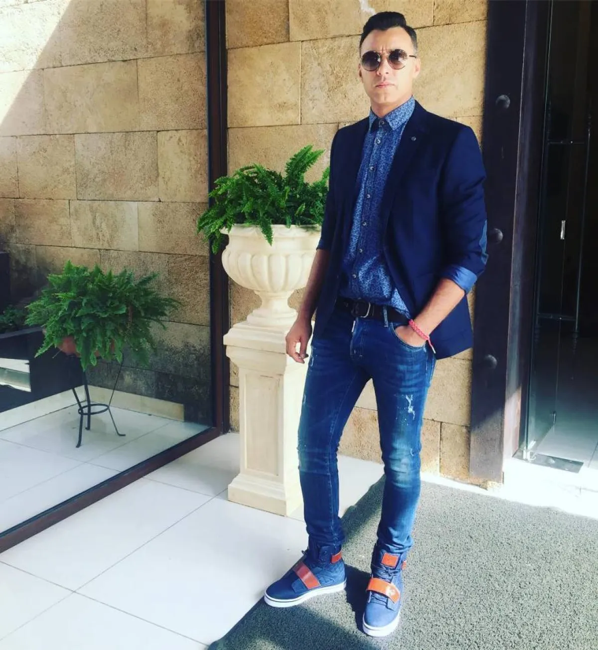 إطلالات النجوم بالجينز