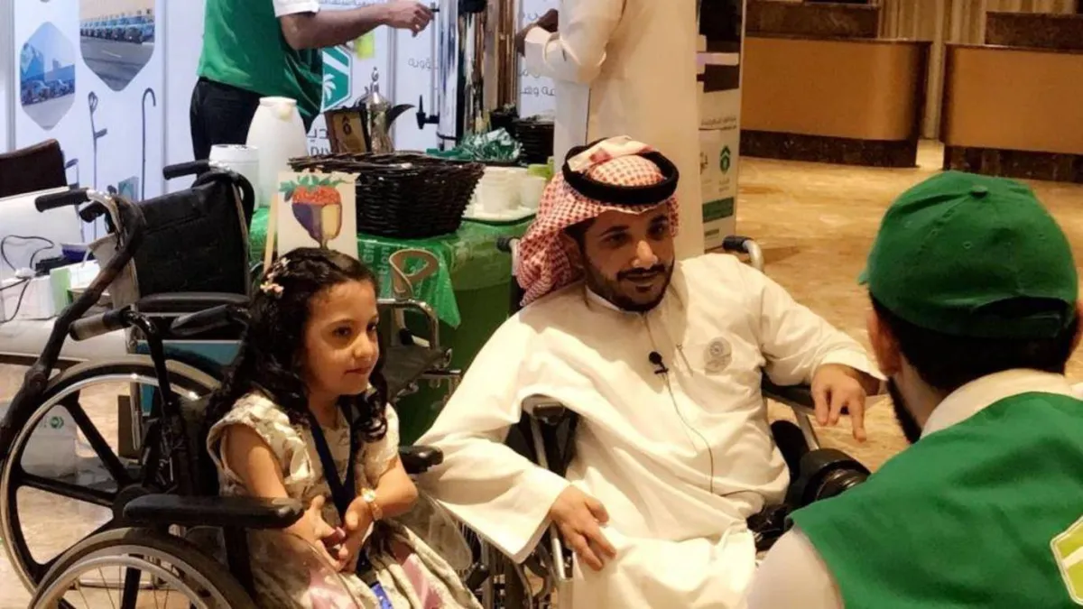 صورة للطفلة "إرادة" وعمها بأحد اللقاءات