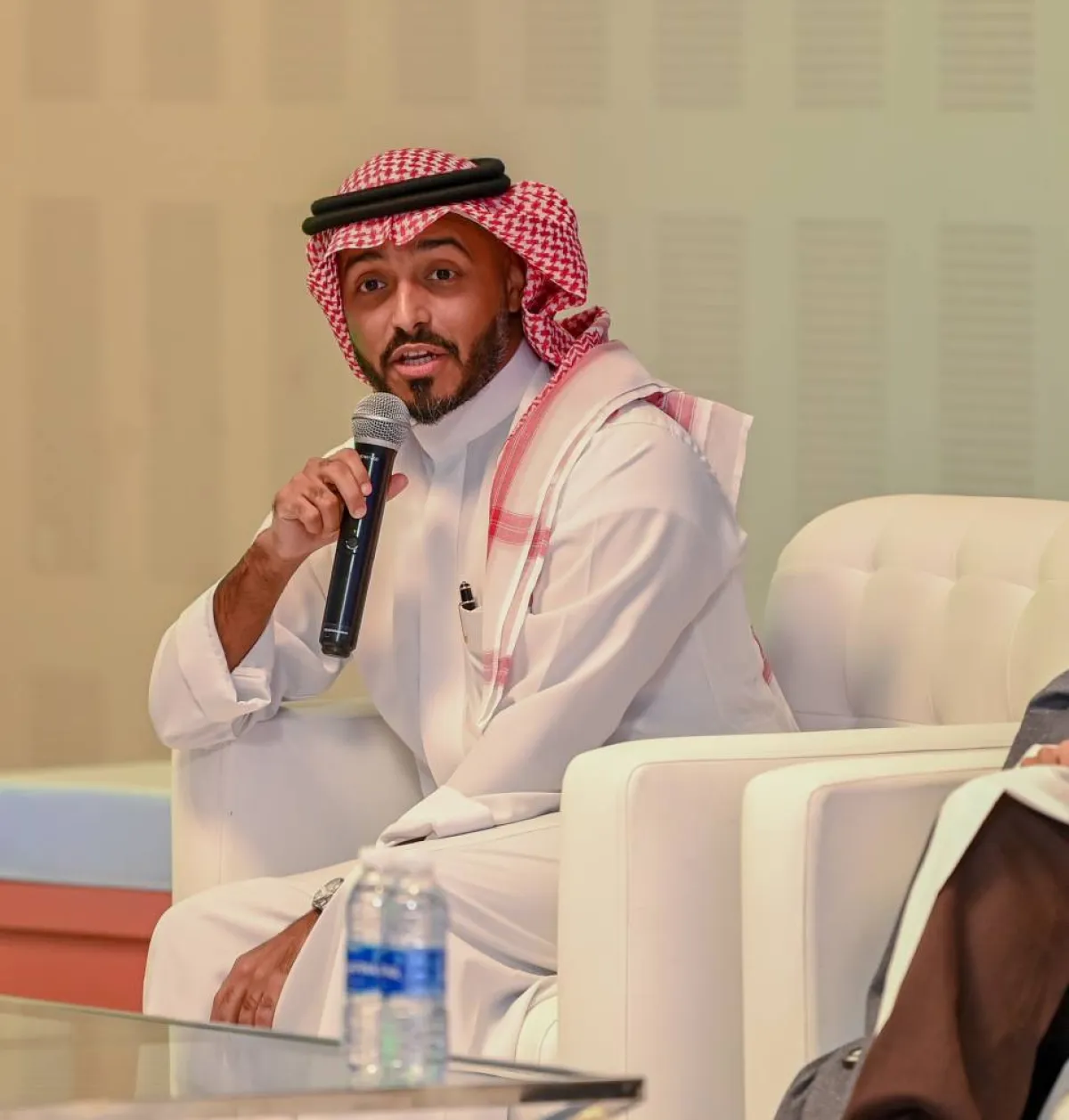 الفنان طارق الحربي